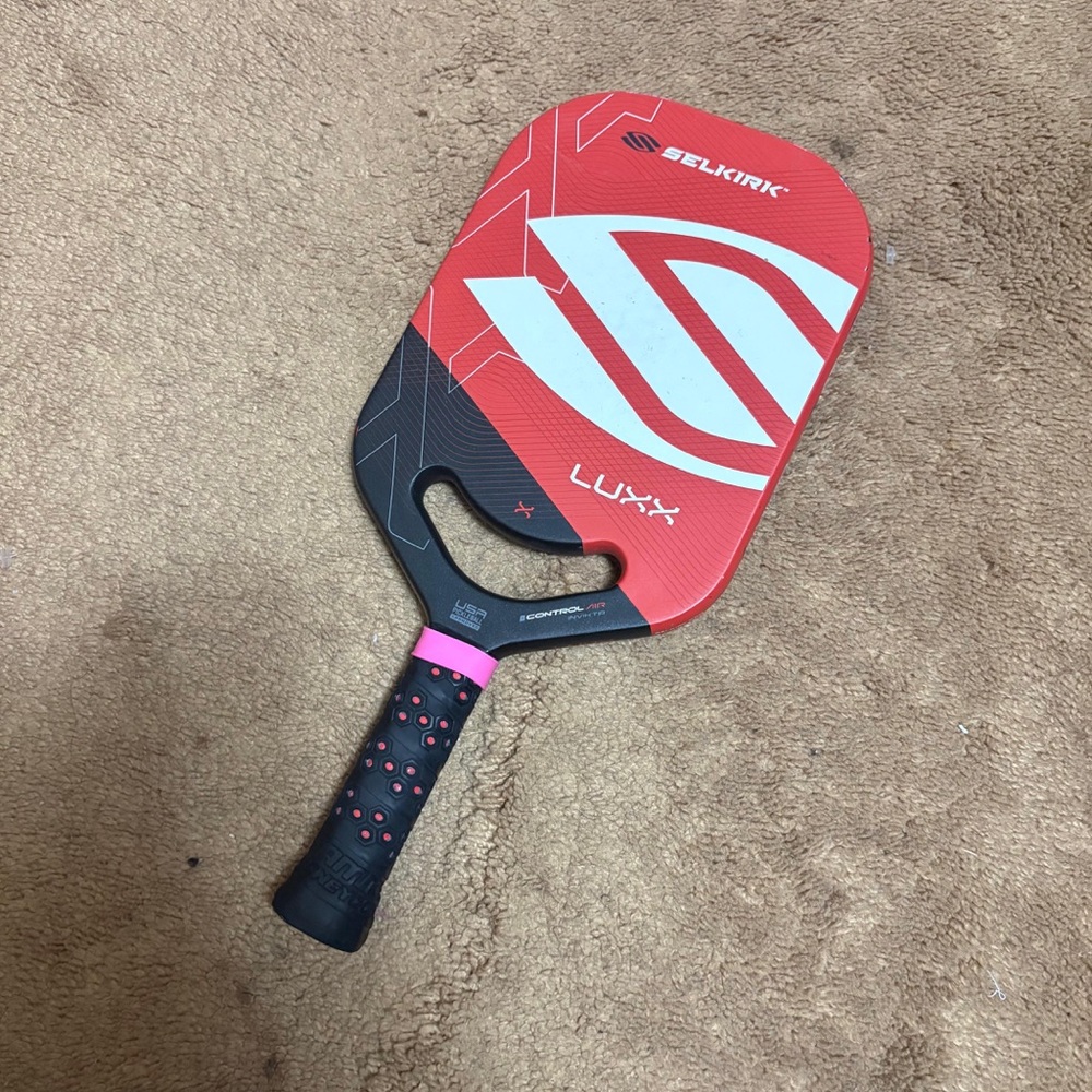 Selkirk Luxx invikta Pickleball Paddle.